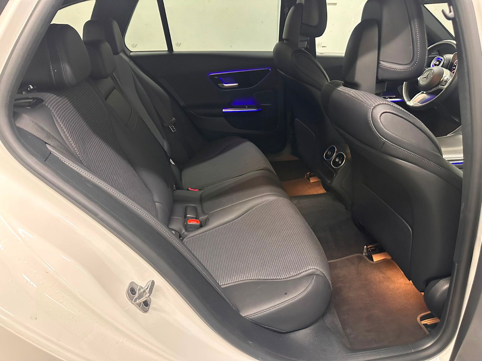Fahrzeugabbildung Mercedes-Benz C 220 d T Autom. *AVANTGARDE*360°*KEYLESSGO*