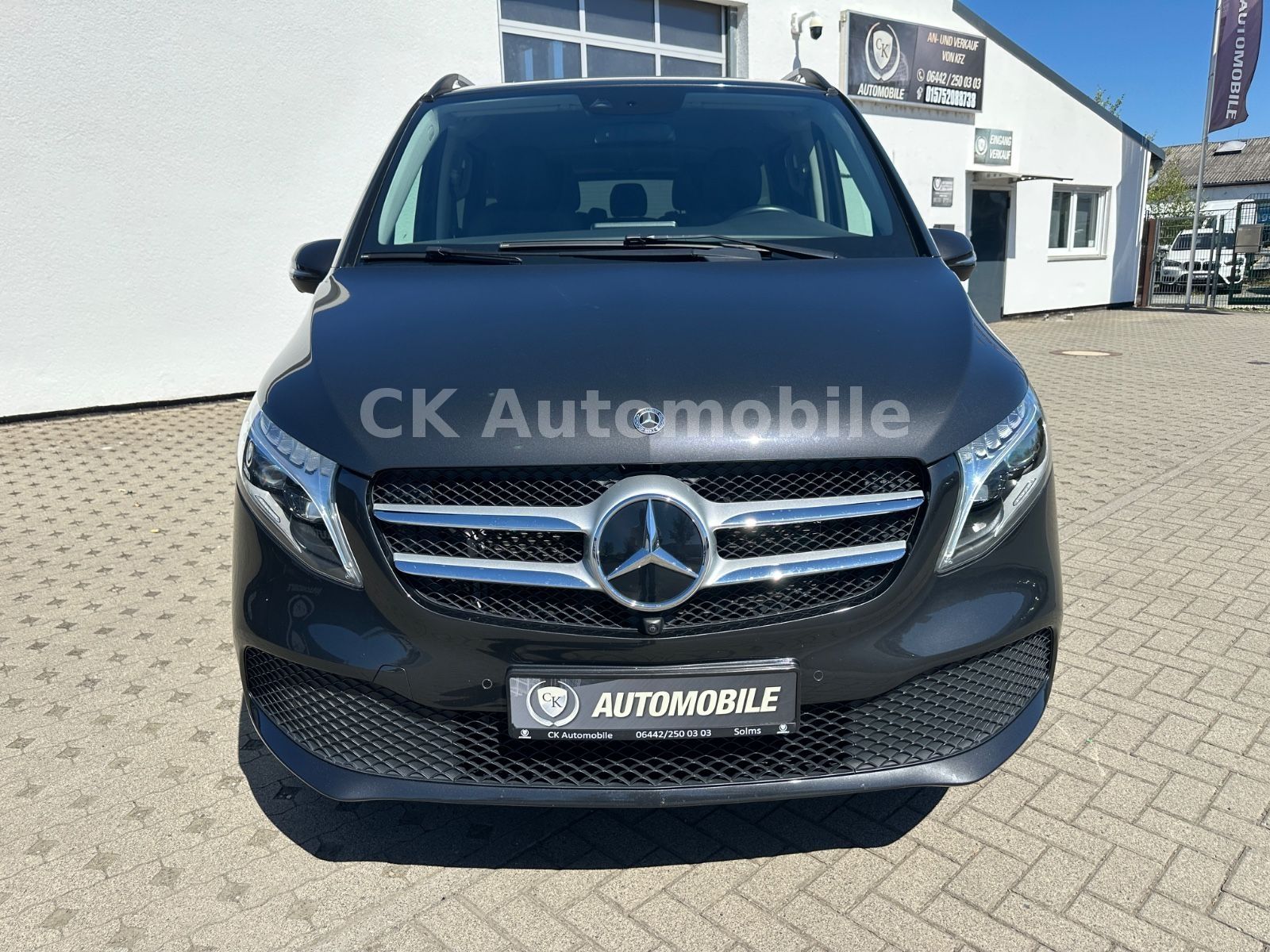 Fahrzeugabbildung Mercedes-Benz V250d AVANTGARDE EDITION 4MATIC lang/7 Sitze