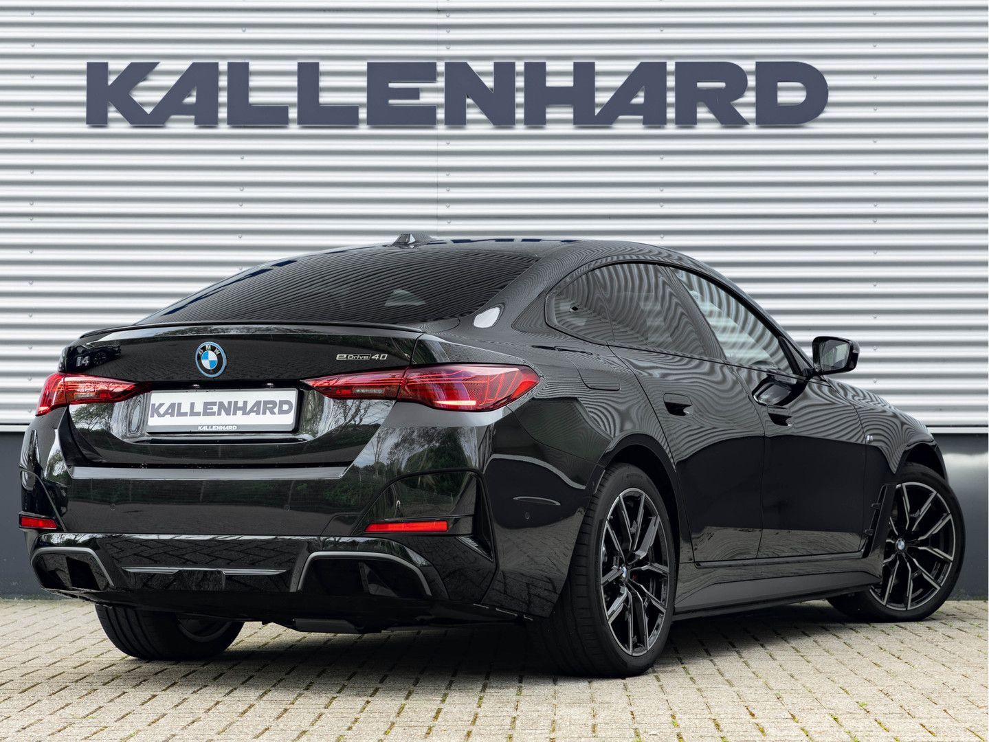 BMW i4 eDrive40 M Sport Pro - ACC - Harman Kardon - imagem 2