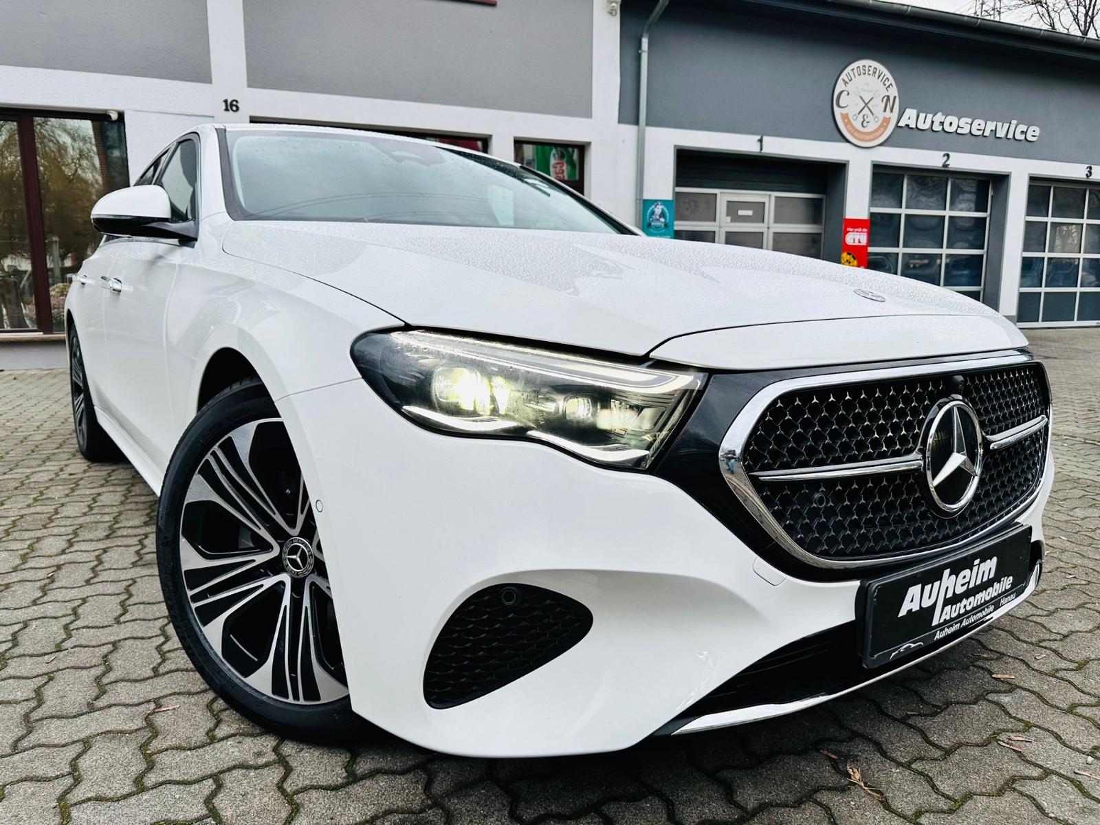 Mercedes-Benz E200 Limo NEW SHAPE MODEL 24