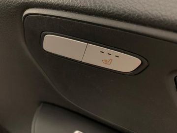 Mercedes V 220 - 4