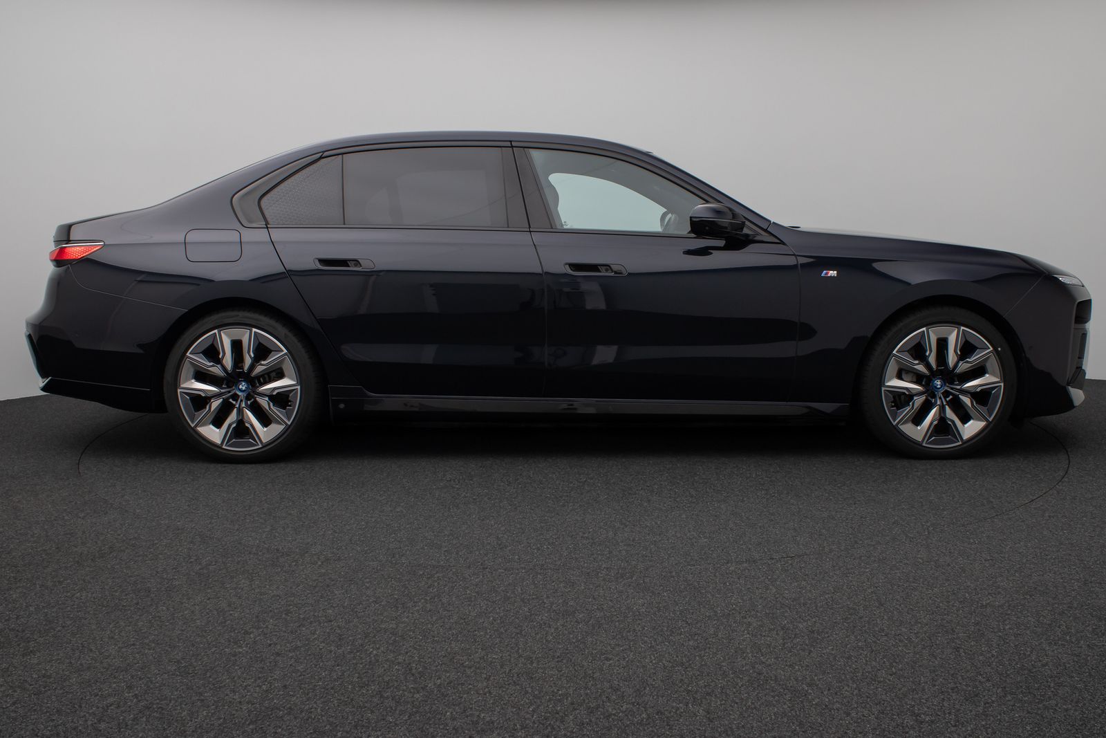 Fahrzeugabbildung BMW i7 xD60 M Sport 360°Pano B&W FondEnt SoftCL VOLL