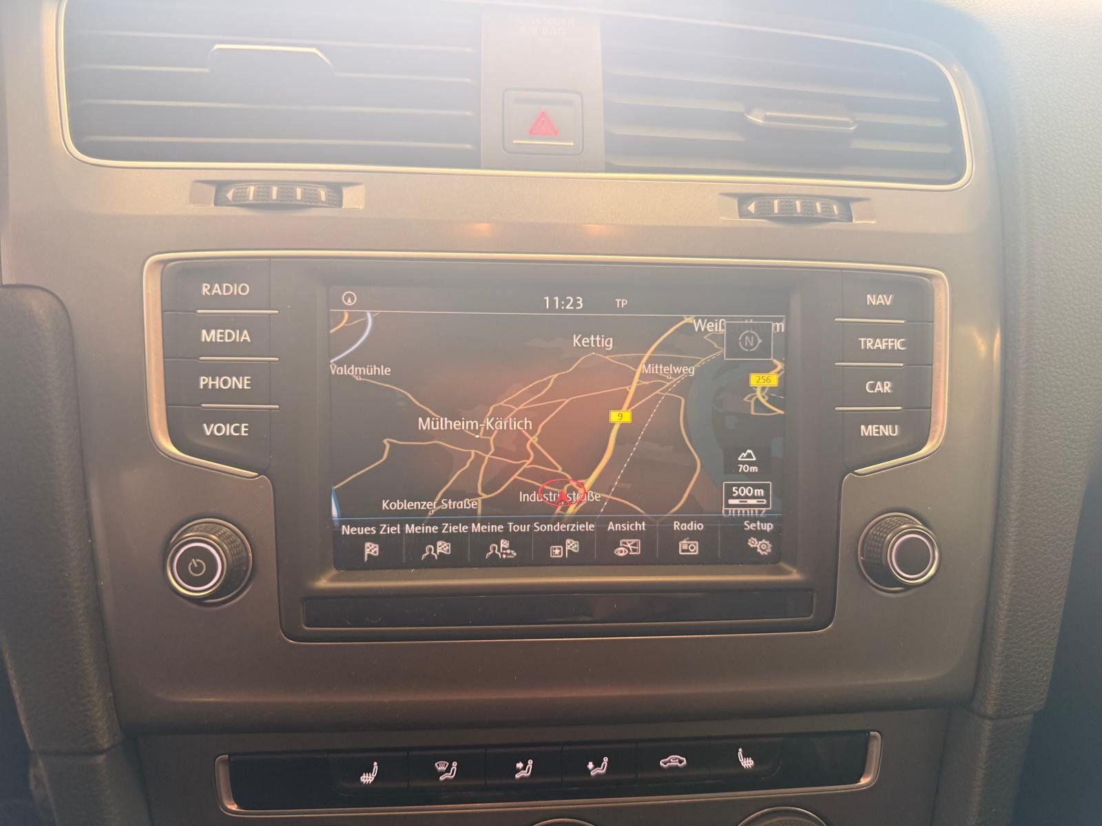 Fahrzeugabbildung Volkswagen Golf VII Lim. Lounge BMT / KLIMA / NAVI /