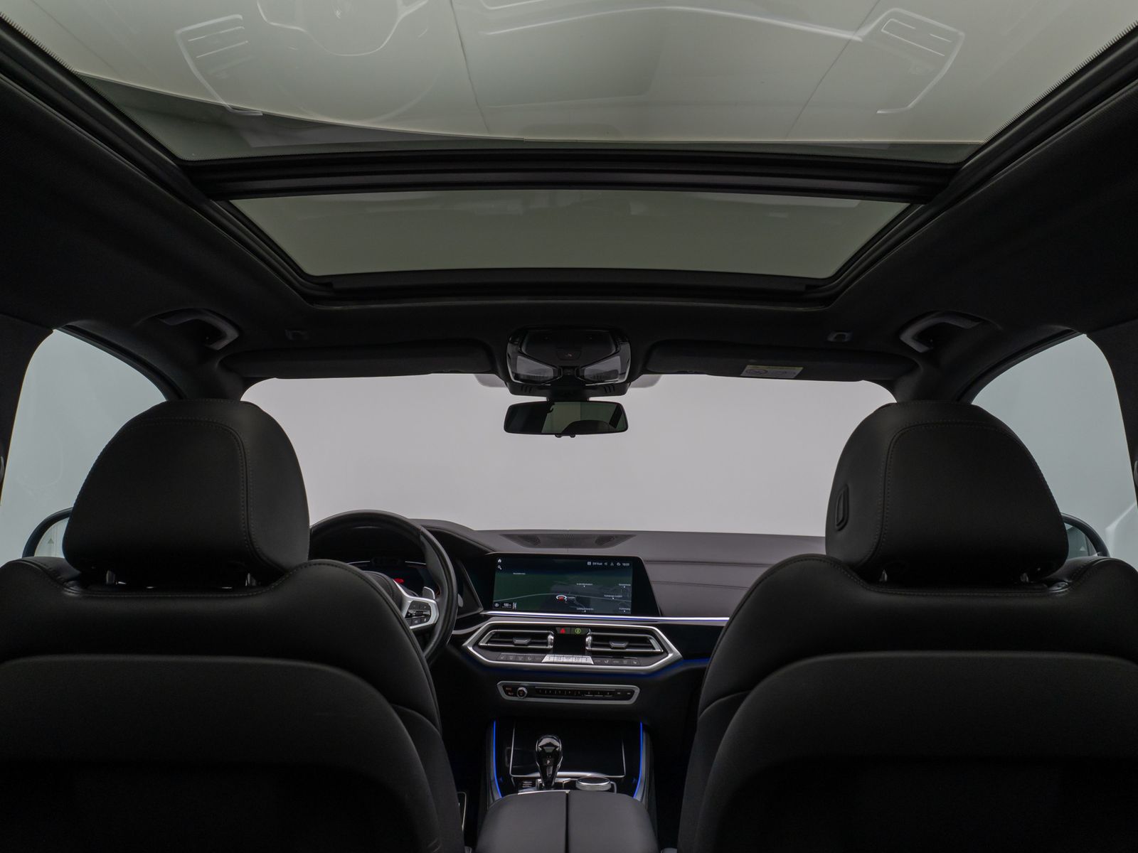 Fahrzeugabbildung BMW X5 xD30d M Sport Panorama 360°HUD HiFi Komfort