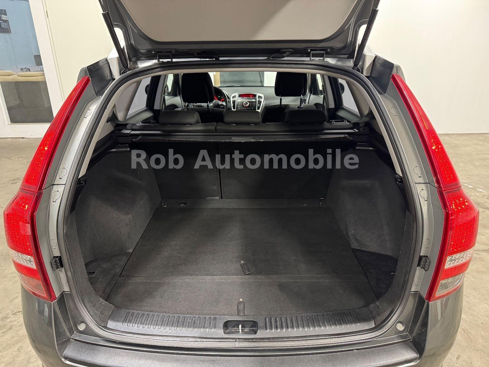 Kia cee'd 2011 — photo 12
