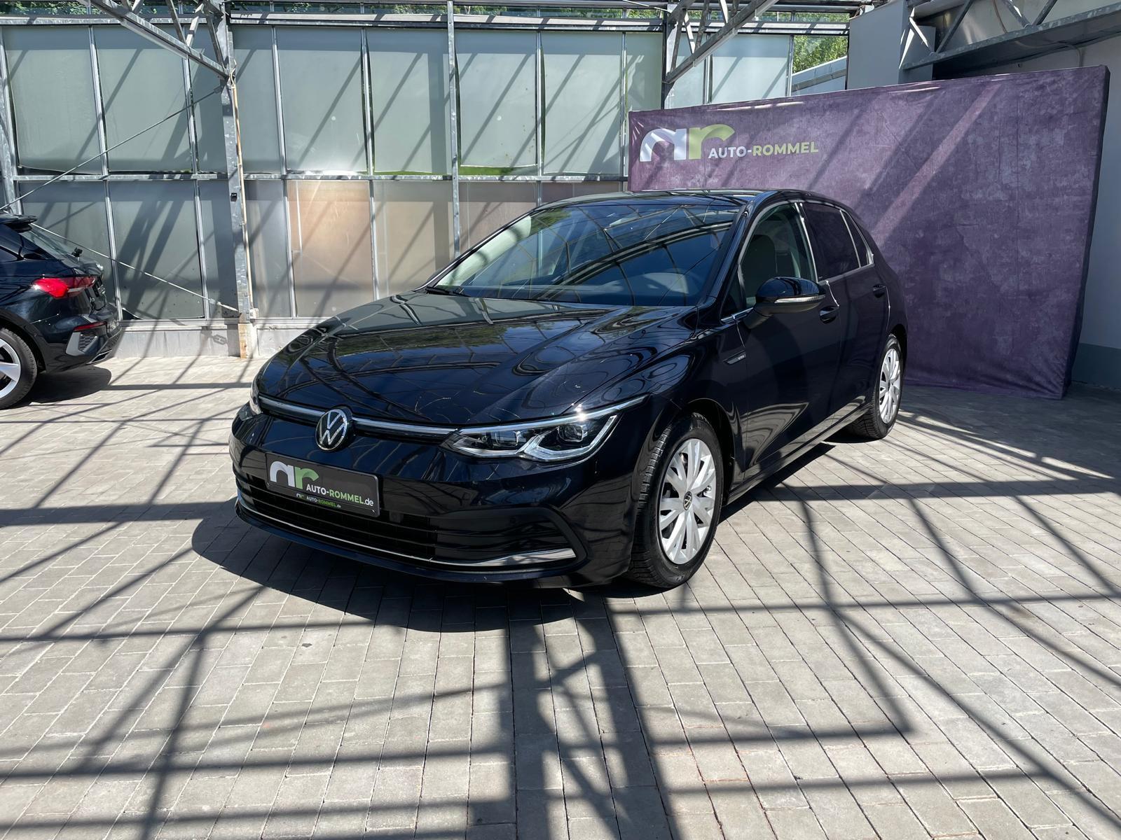 Volkswagen Golf VIII 2.0 TSI DSG Style AHK LED Assist Ergo