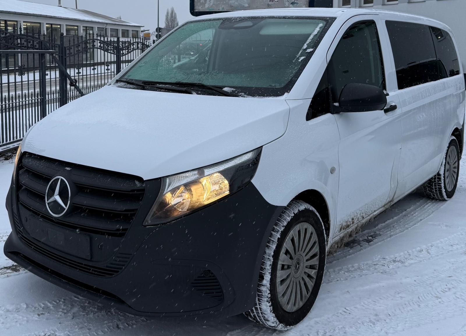 Mercedes-Benz Vito Tourer 114 CDi 4x4 kompakt 8Sitzer Standh