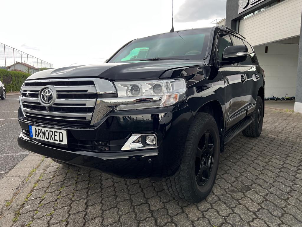 Toyota Land Cruiser 200SHIELD*VR9/B7*TACTICAL*GEPANZERT