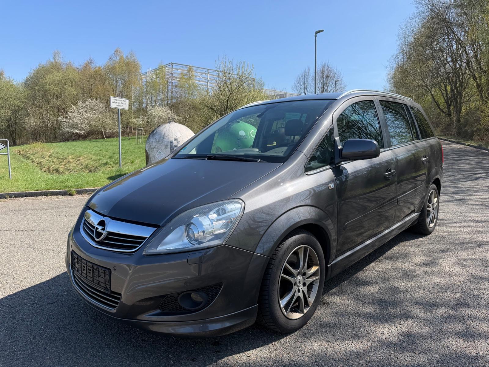 Opel Zafira B Family Plus