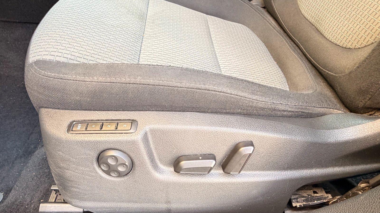 Volkswagen  2010 — photo 8
