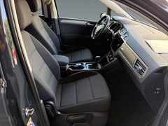 Fahrzeugabbildung Volkswagen Touran Comfortline 1.6TDI DSG Shz NAVI*AHK*SR+WR