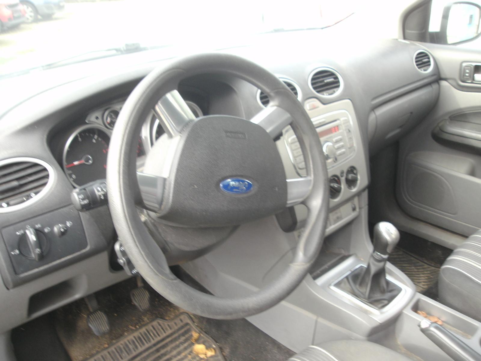 Ford Focus 2009 — photo 8