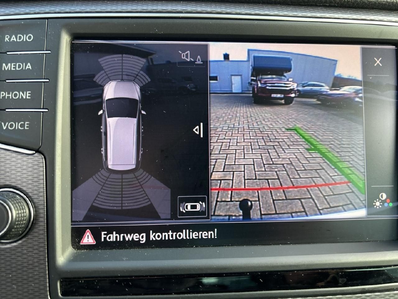 Fahrzeugabbildung Volkswagen Golf Sportsvan VII Lounge BMT/Start-Stopp