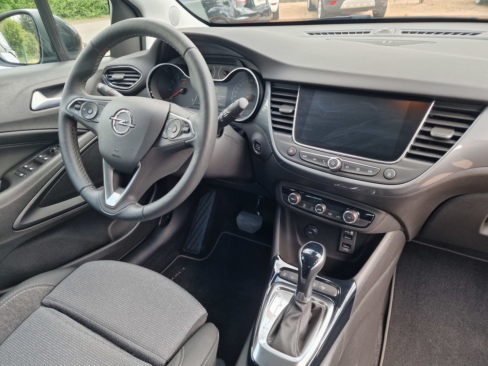 Fahrzeugabbildung Opel Crossland Elegance, Navi, Kamera,Sitzheizung