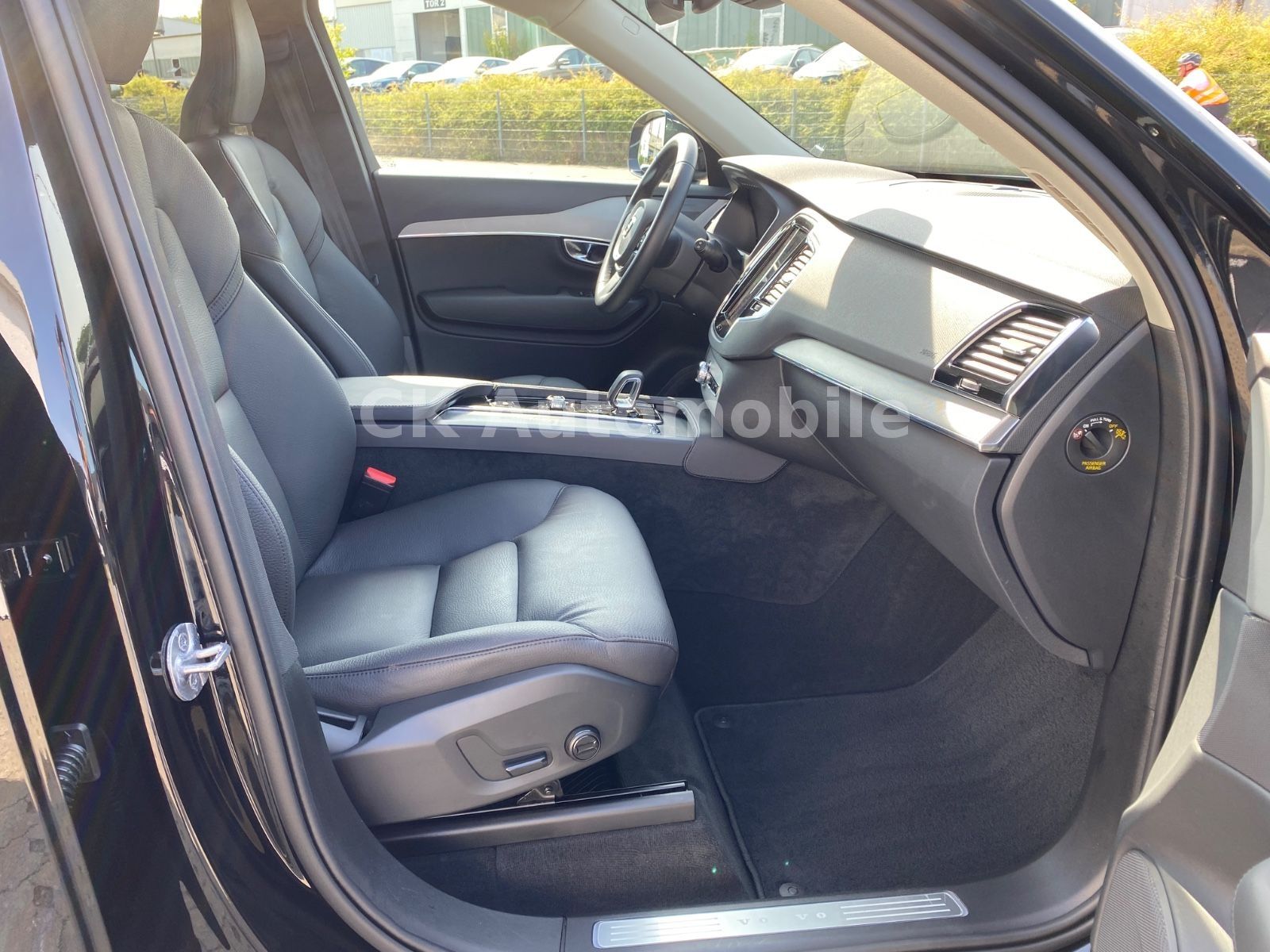 Fahrzeugabbildung Volvo XC90 T8 Core Recharge Plug-In Hybrid AWD/7 Sitze