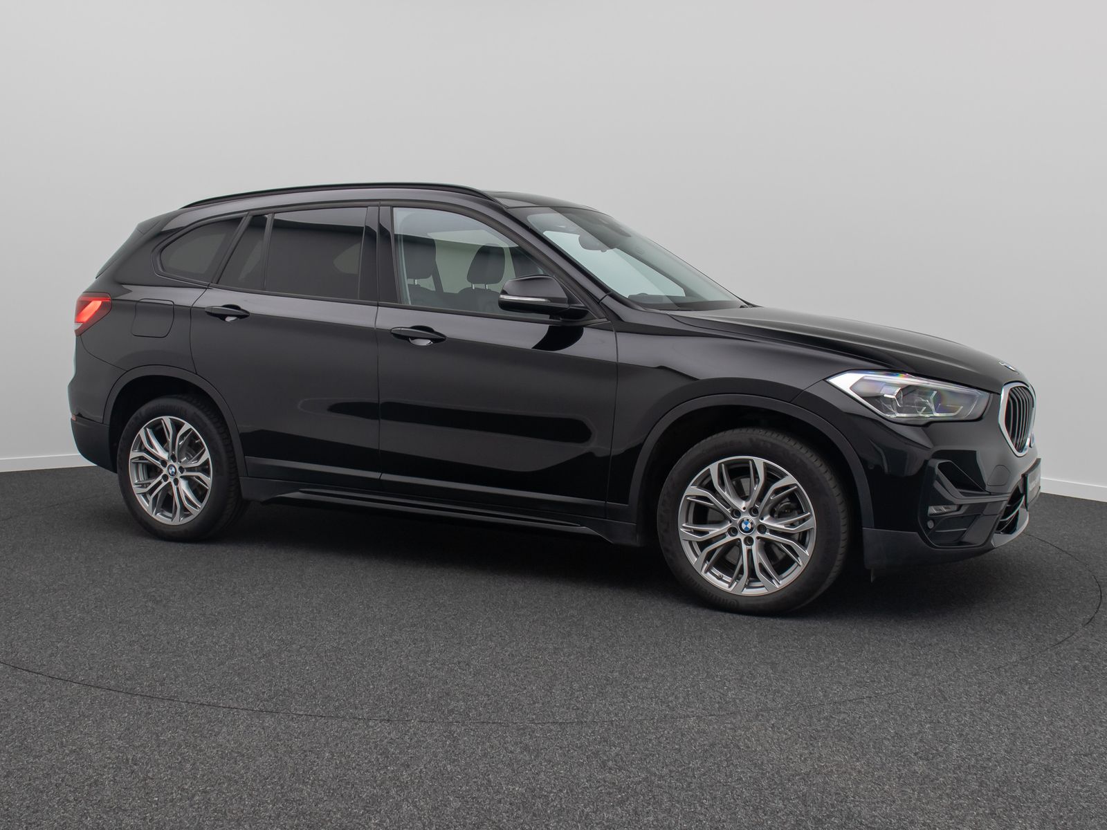 Fahrzeugabbildung BMW X1 sD20d Sport Line ACC Kamera DAB HUD Panorama