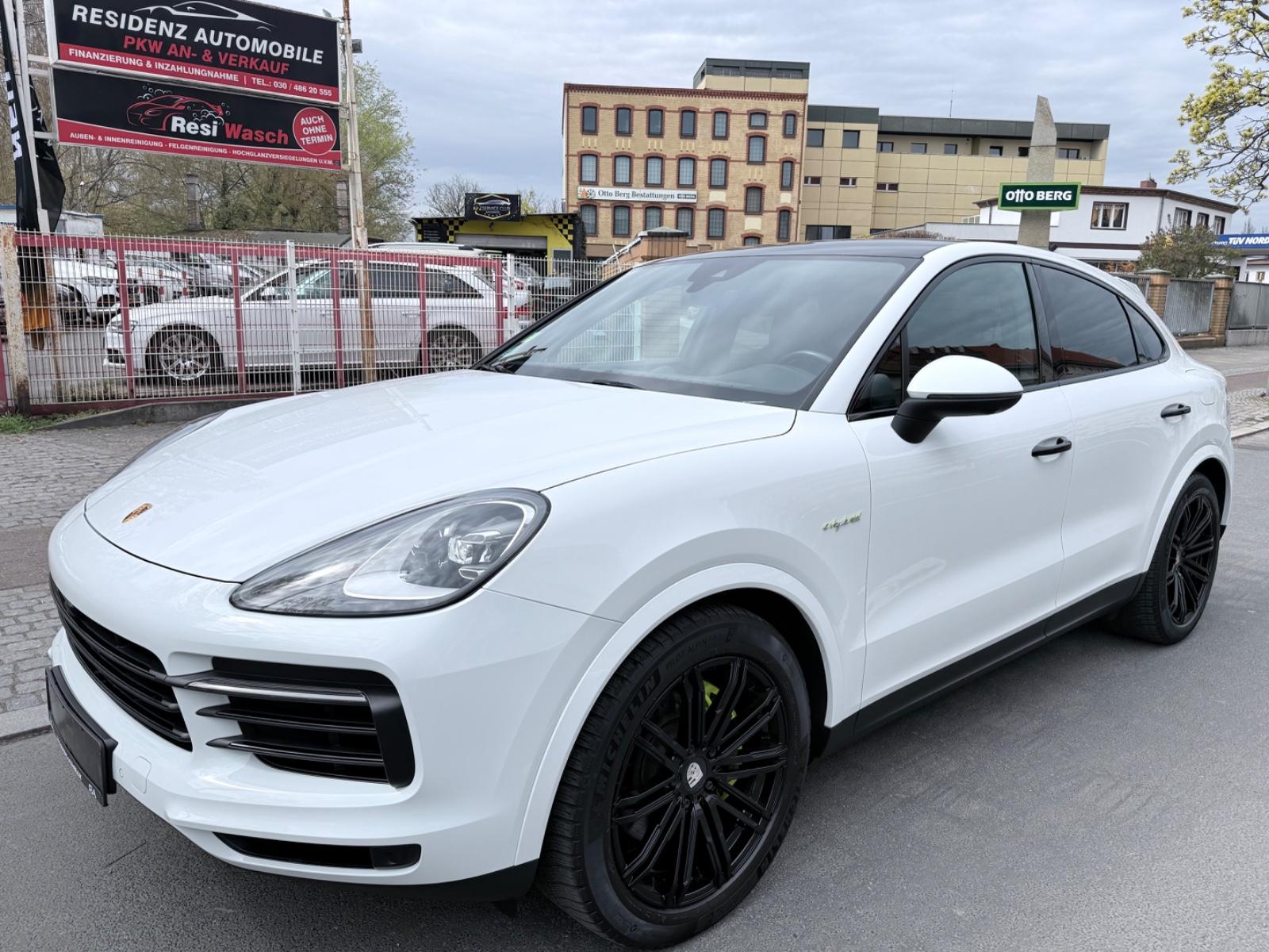 Porsche CAYENNE COUPE E-HYBRID+SPORT-CHRONO+LED+PANO+