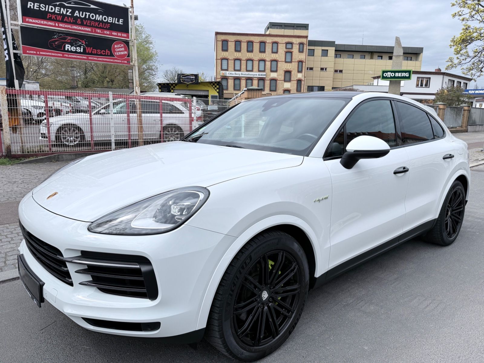 PORSCHE CAYENNE COUPE E-HYBRID+SPORT-CHRONO+LED+PANO+