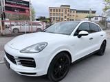 Porsche CAYENNE COUPE E-HYBRID+SPORT-CHRONO+LED+PANO+ - Porsche Gebrauchtwagen in Berlin