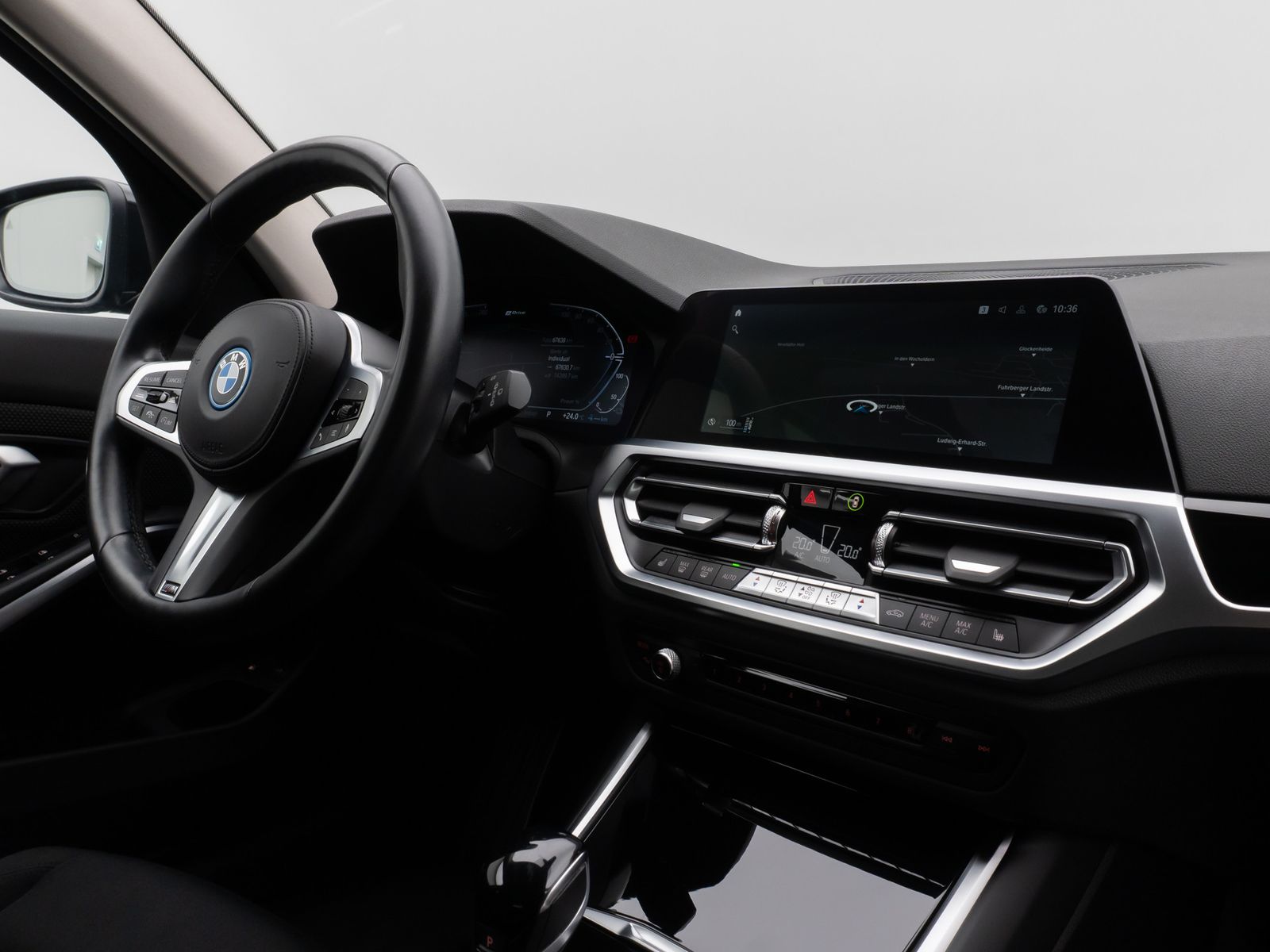 Fahrzeugabbildung BMW 330e Alarm Kamera DAB Stop&Go M Sportleder LED