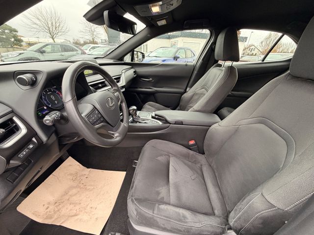 Lexus UX 250 h Launch Edition