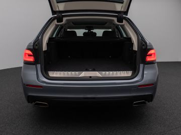 Fahrzeugabbildung BMW 530e xD Pano Kamera DAB HiFi Adapt. Fahrwerk 19"