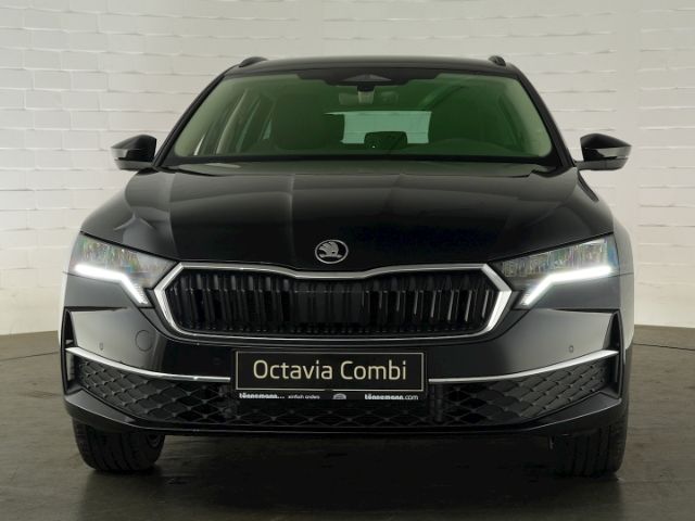 Octavia COMBI TOUR TSI+AHK+NAVI+SITZ-/LENKRADHEI