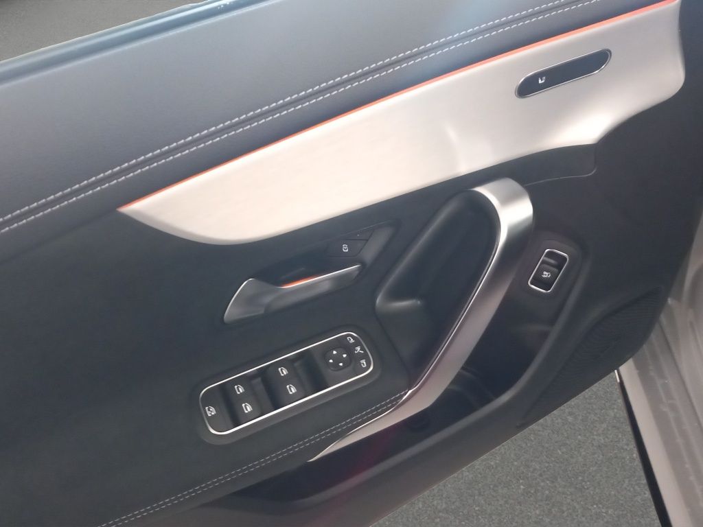 Fahrzeugabbildung Mercedes-Benz CLA 200 Shooting Brake AMG*Night*Navi*Pano*360°