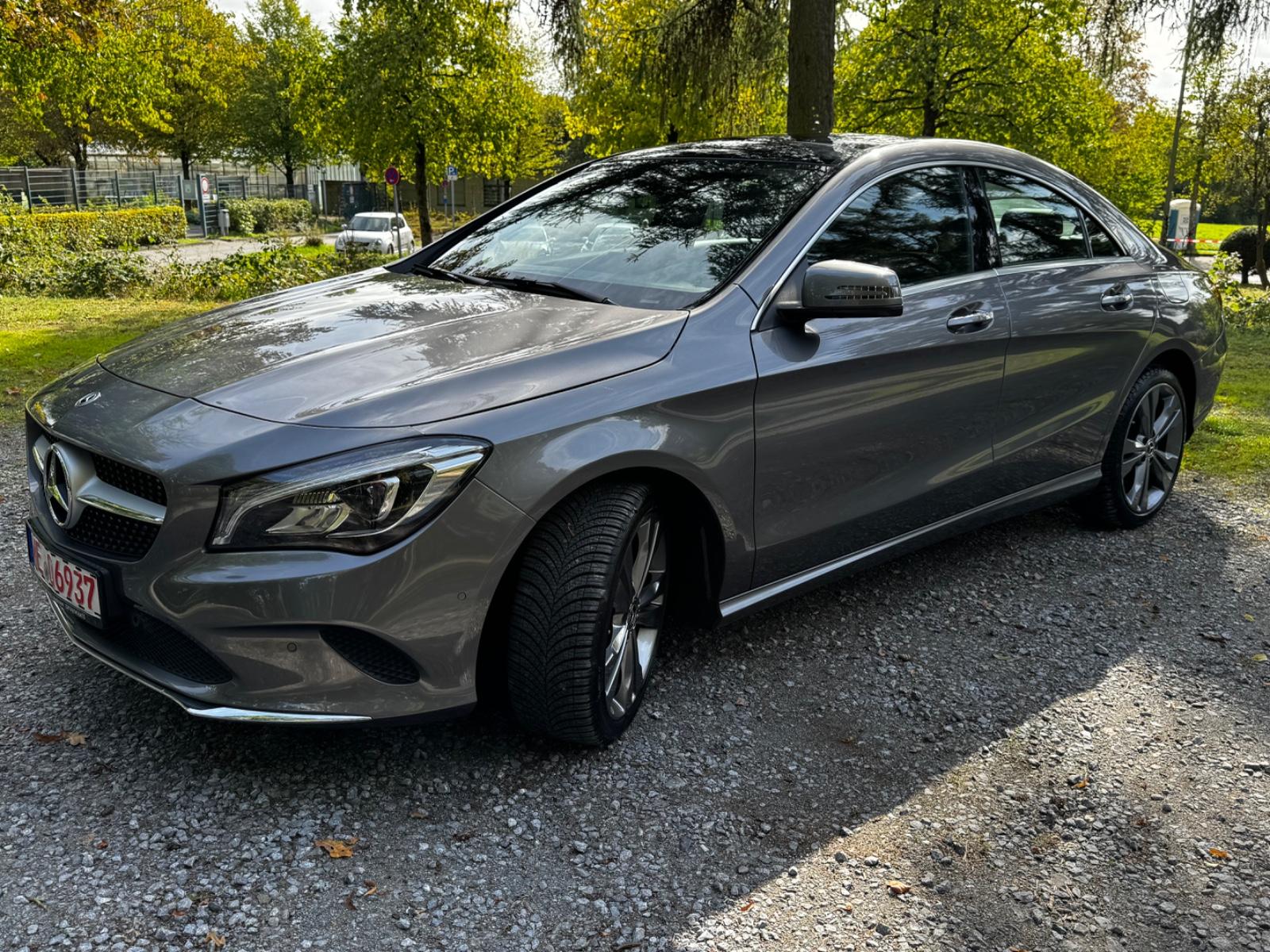 Mercedes-Benz CLA 200 Urban mit Standheizung!