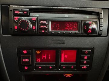 Audi A3 1.8  *Ambiente*Automatik*TÜV 0327*