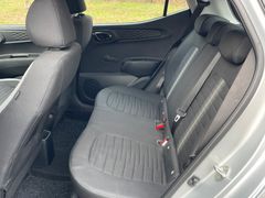 Fahrzeugabbildung Hyundai i10 1.0 Trend *Lenkrdhzg*Sitzhzg*Spurhalte*PDC*
