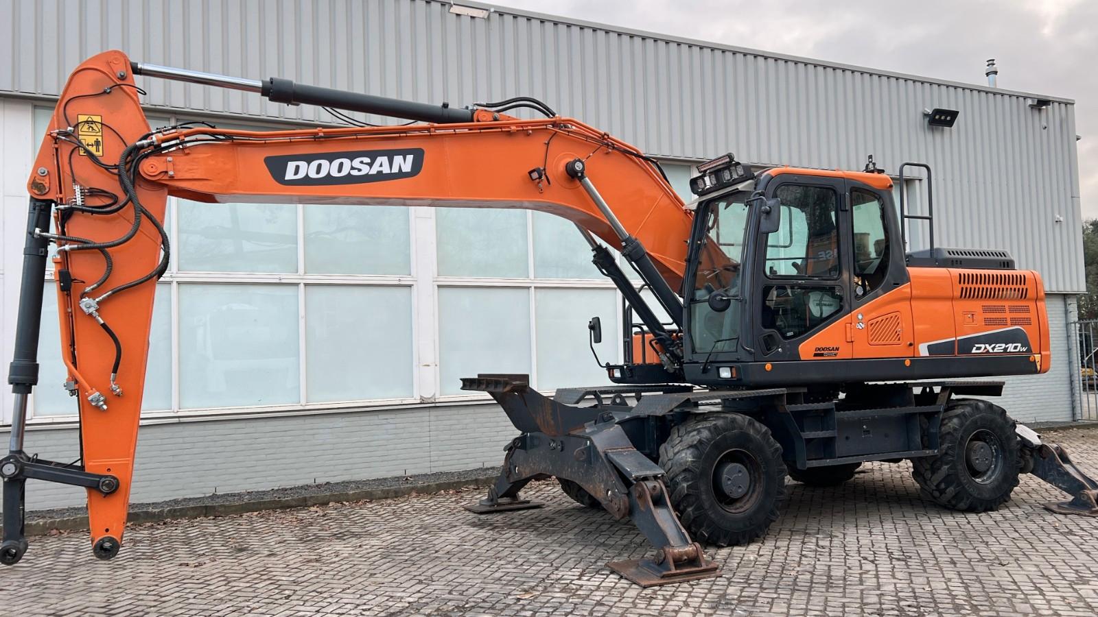 Doosan DX  210 W-5    2020