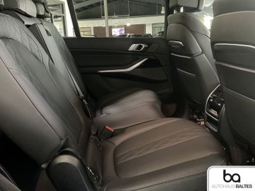 BMW X7 - 8