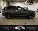 Jeep Grand Cherokee Summit 4xe ACC HuD PANO - Jeep Grand Cherokee Summit mit Hybrid-Antrieb (Benzin/Elektro)