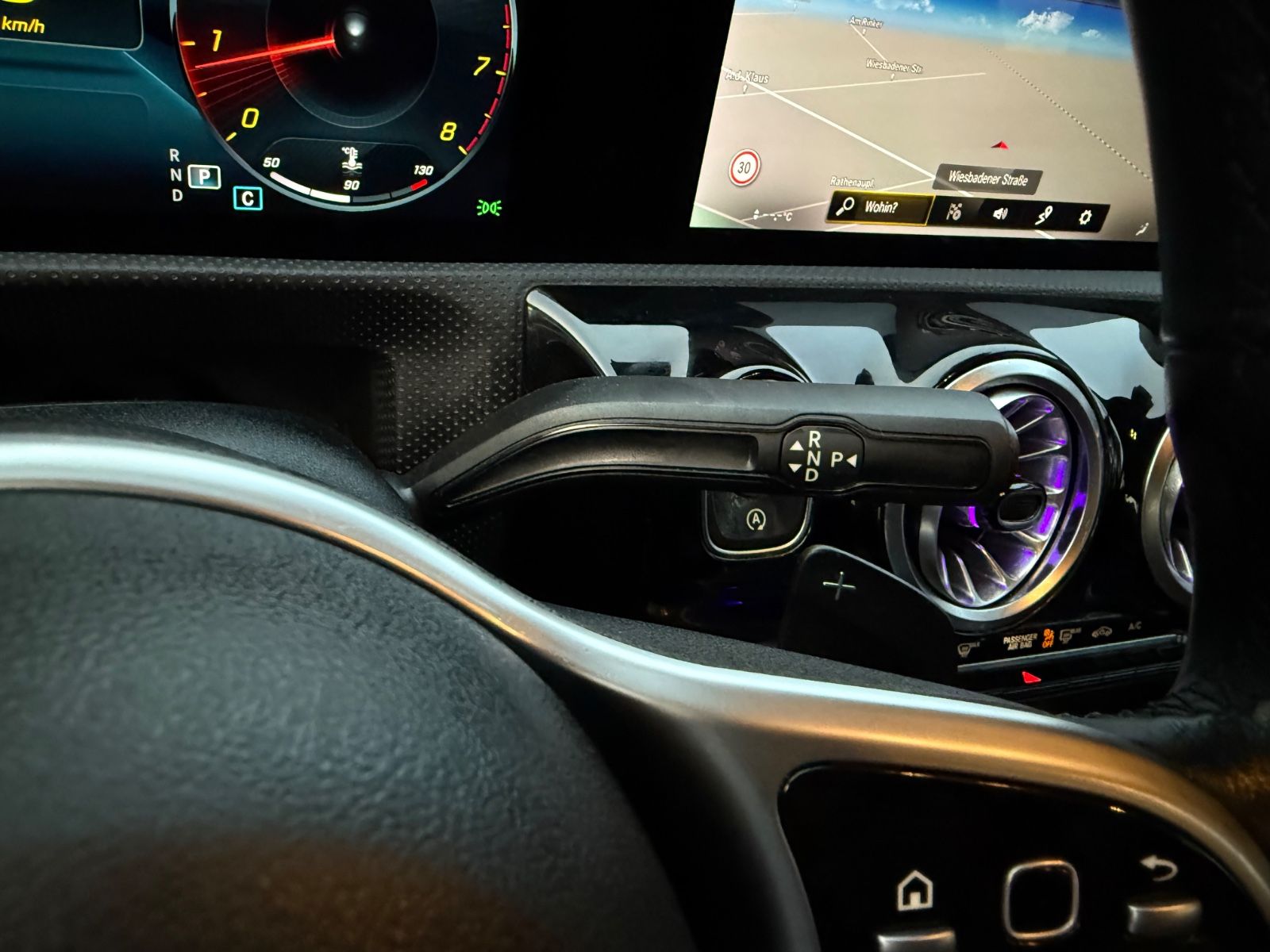 Fahrzeugabbildung Mercedes-Benz CLA 180 Shooting Brake/Allwetter/LED/Garantie