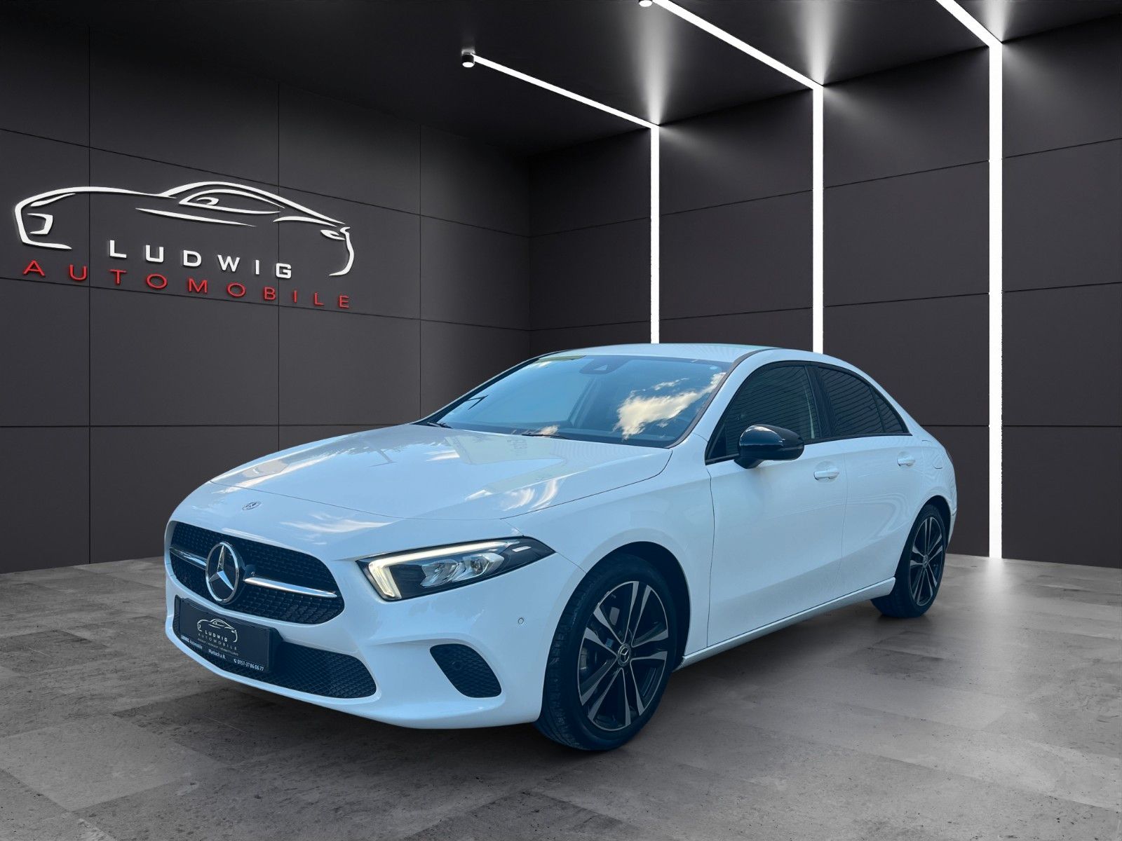 Mercedes-Benz A 180 A Limousine Edition 19 / AUTOMATIK / 1HAND