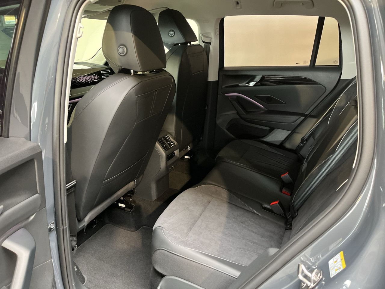 Volkswagen Tiguan ELEGANCE 1.5 eTSI DSG NAVI AHK LED foto 7