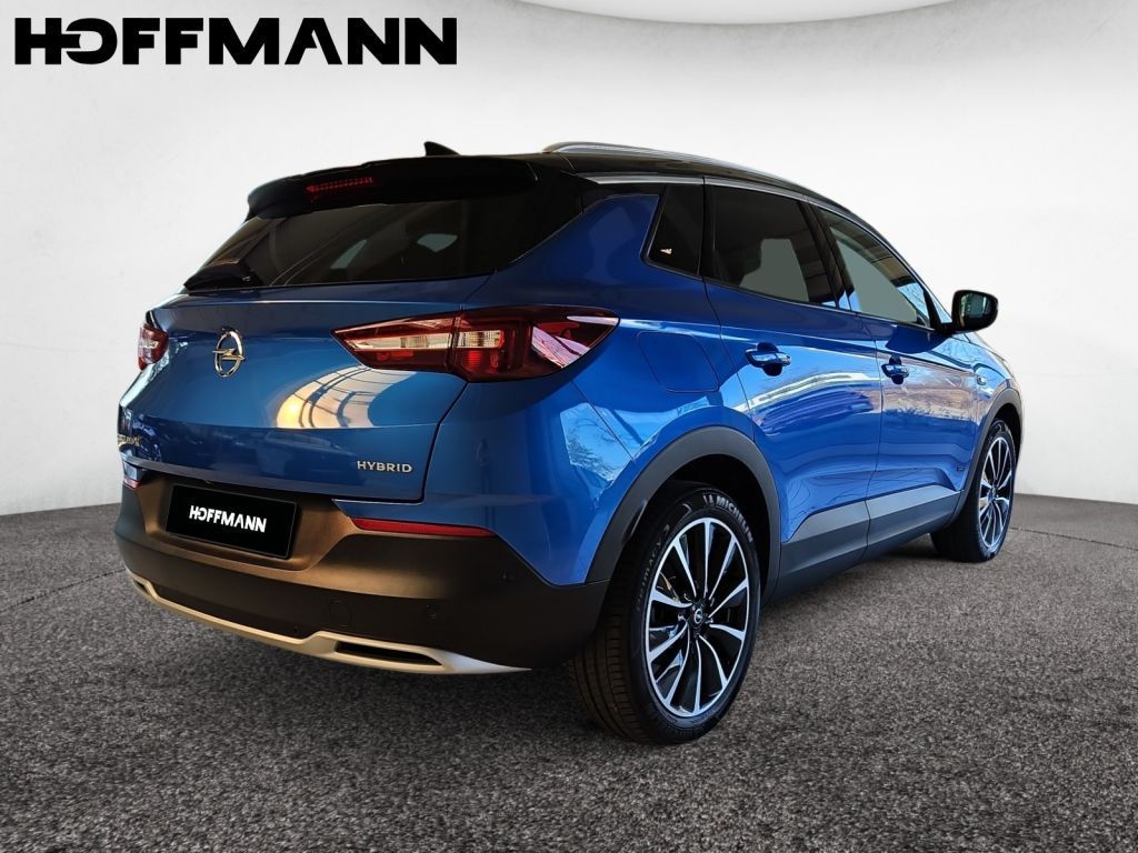 Fahrzeugabbildung Opel Grandland X Plug-in-Hybrid 1.6 DI 224 PS Ultimat