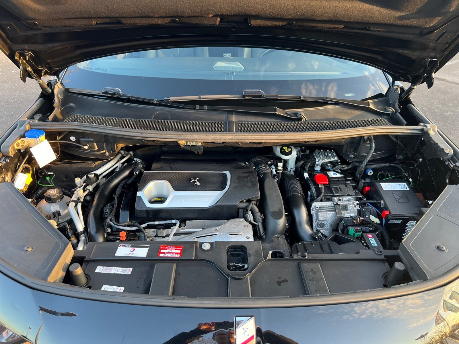 Fahrzeugabbildung DS Automobiles DS7 Crossback E-Tense 4x4 300 Anhängerkupplung