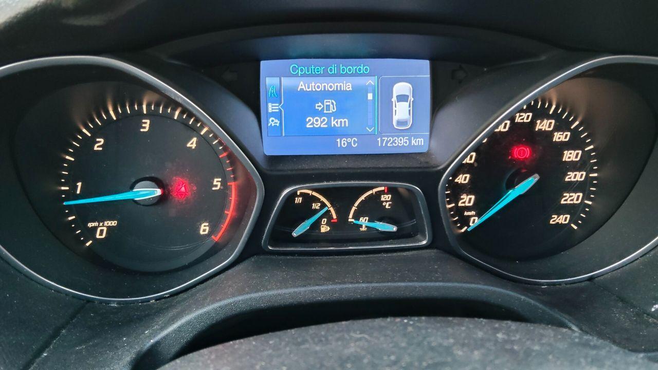 Ford Focus 2012 — photo 8
