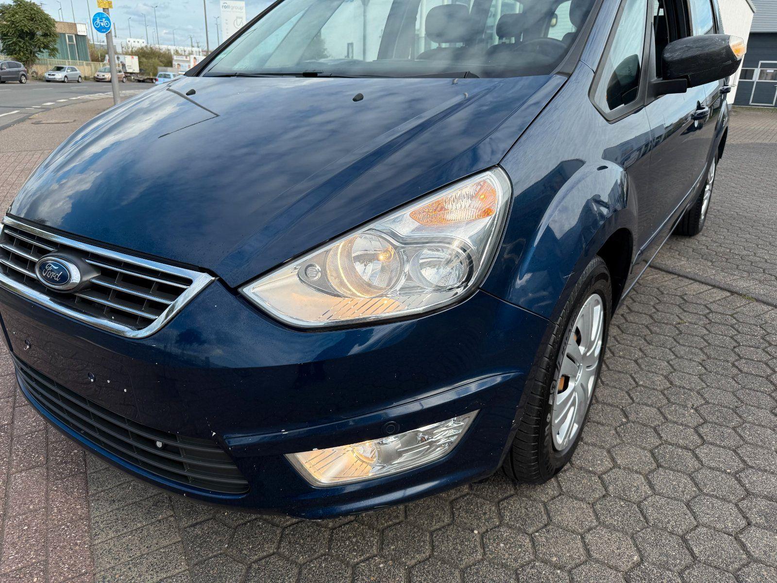 Ford Galaxy 2012 — photo 9