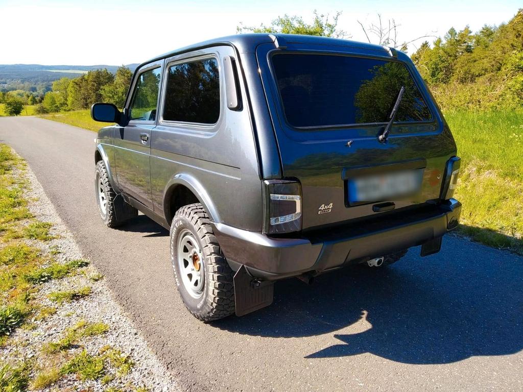 Lada Urban