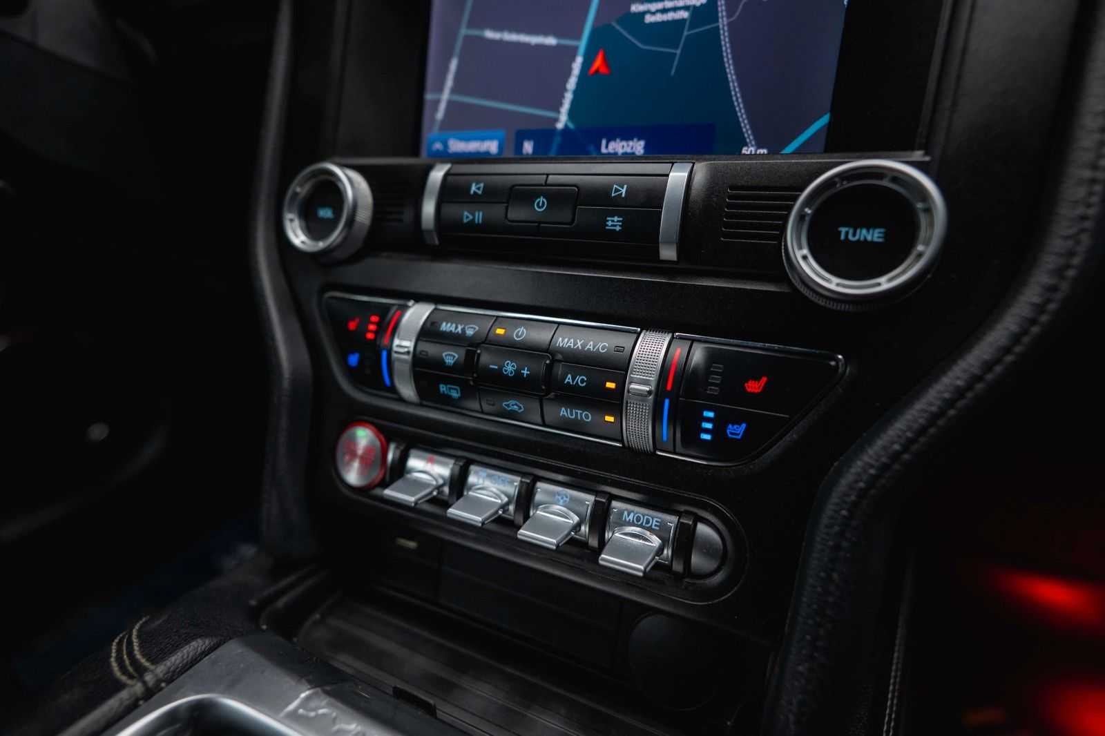 Fahrzeugabbildung Ford Mustang Shelby GT 500 5.0 V8 Performance PREMIUM