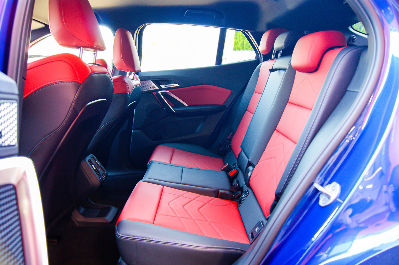 Fahrzeugabbildung BMW X2 20 i sDrive M Sport Pro IconicGlow Coral Rot