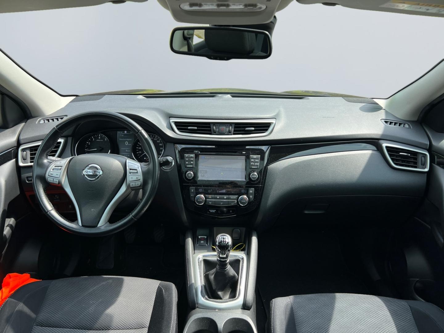 Nissan Qashqai 1.2 DIG-T N-Connecta *360°*NAVI*SHZ*PDC*