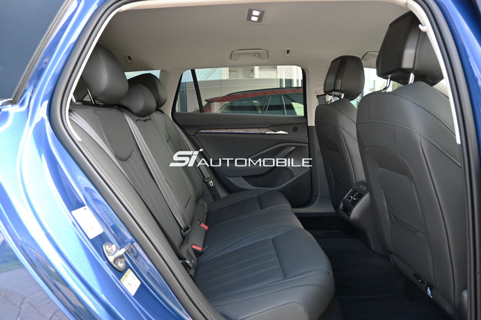 Fahrzeugabbildung SKODA Superb 2.0 TDI L&K Combi °ACC°AHK°HUD°STHZG°360°
