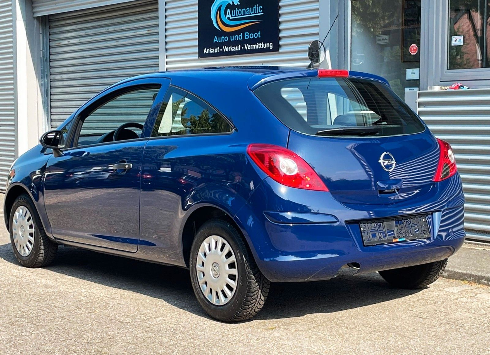 Fahrzeugabbildung Opel Corsa D 1.2 KLIMA SERVICE NEU WENIG KILOMETER