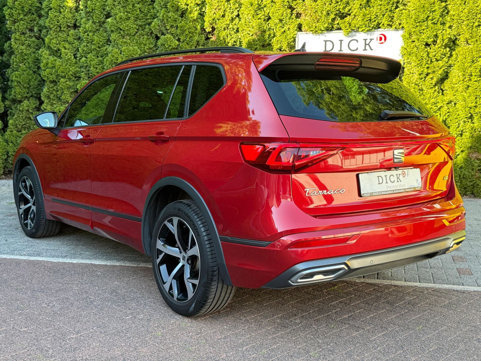 Fahrzeugabbildung SEAT Tarraco 2.0TDI DSG FR LED+NAV+ACC+CARPl+SHZ+MEMO