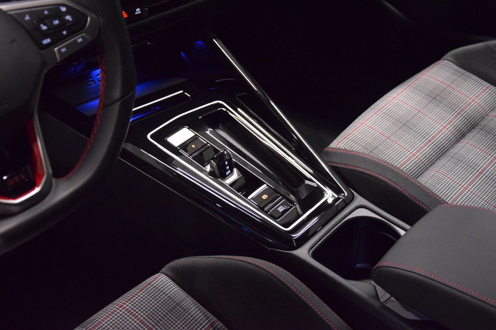 Fahrzeugabbildung Volkswagen Golf 2.0 TSI GTI Panorama DCC H&k ACC Kamera