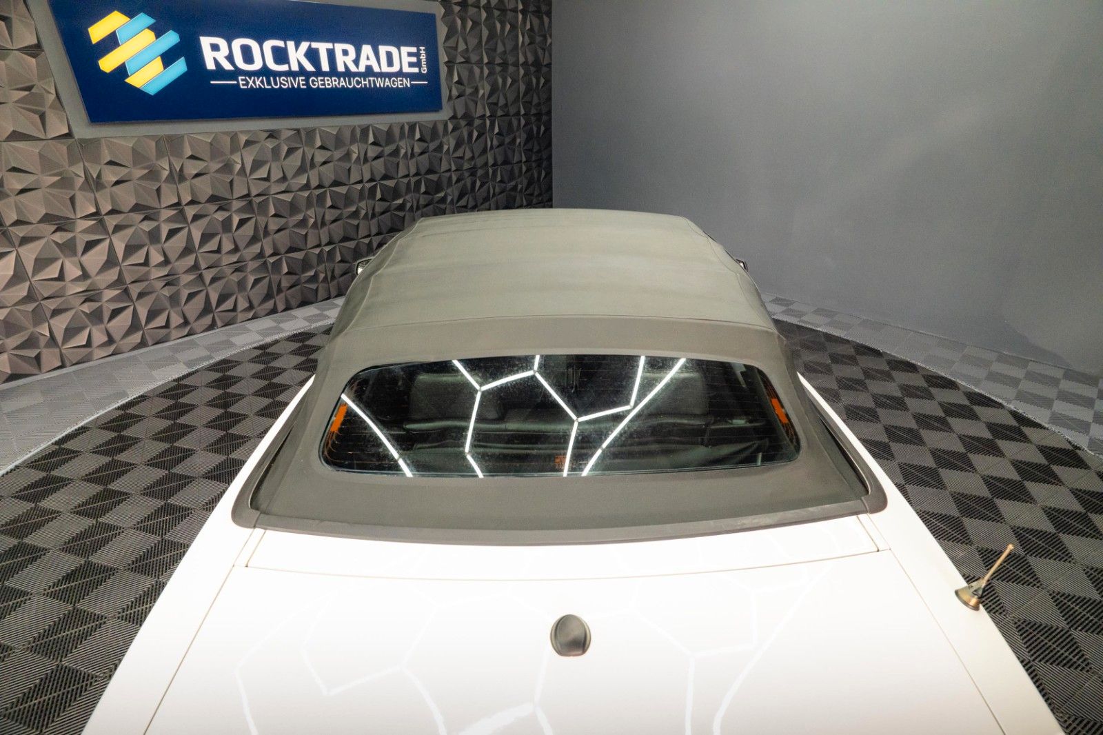 Fahrzeugabbildung Ford Mustang 3.7 V6 GT Cabrio | TÜV 2028 | 4Season
